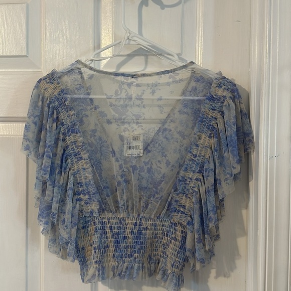 NWT Women’s Free People Blue & White Floral Cropped Sugar Top Size Medium - Picture 9 of 9